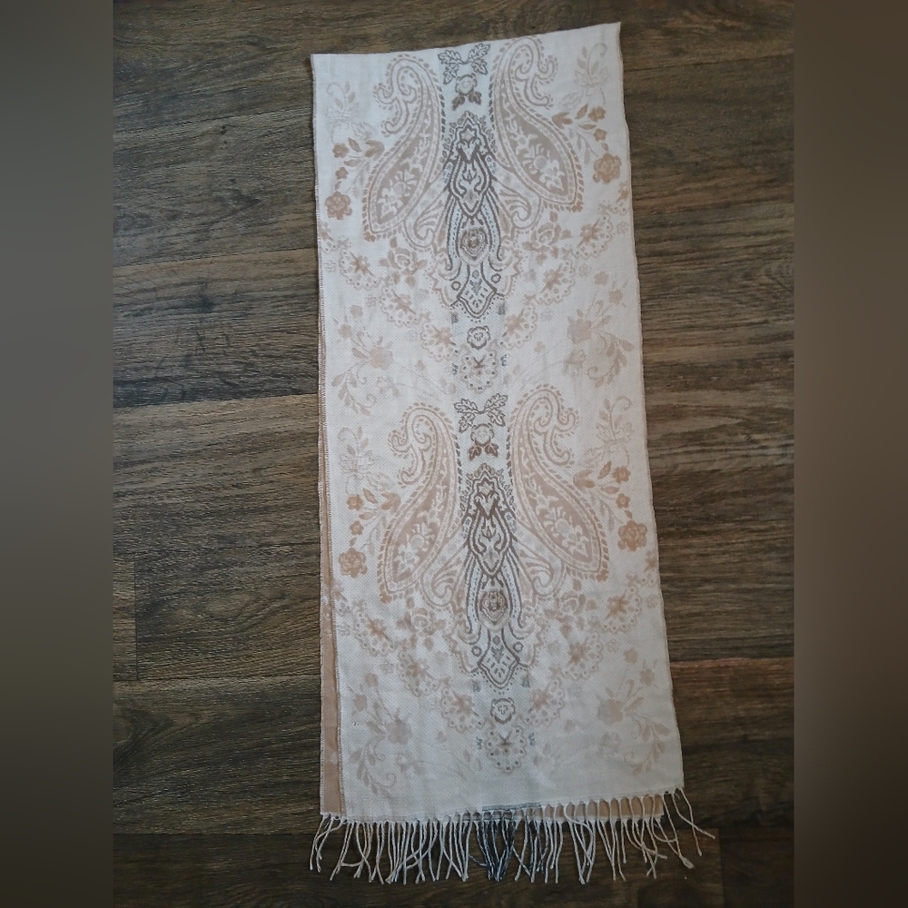Lord & Taylor Reversible Fringe Scarf. - Picture 2 of 8
